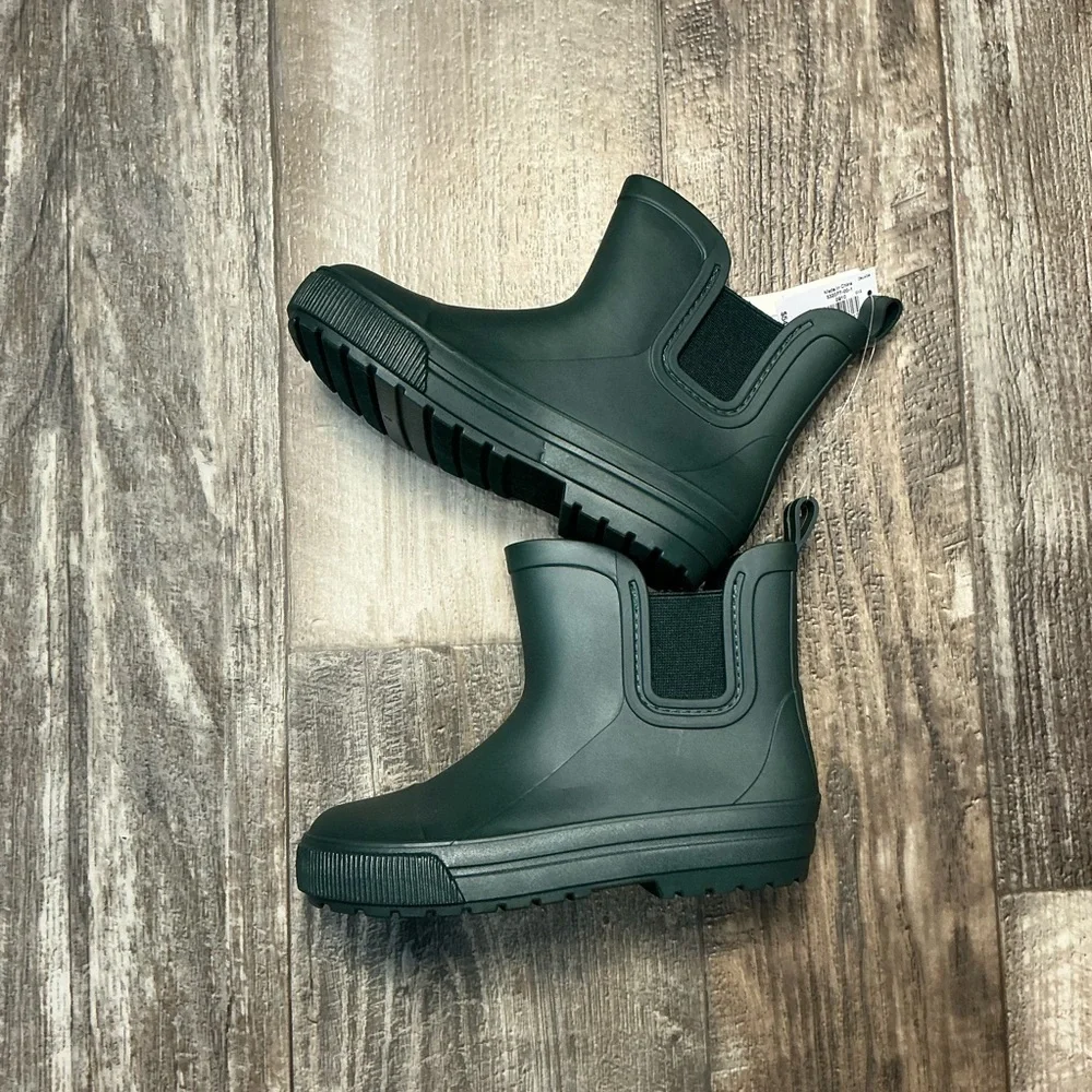 Kids Waterproof Chelsea Rain Boots in Dark Green Size 9/10
